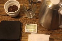手冲咖啡器具怎么选?磨豆机、滤杯、手冲壶一套搞定指南