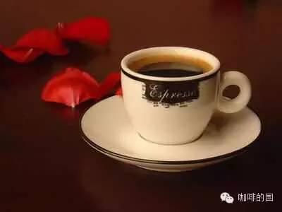 咖啡的苦味和酸味从哪里来？为什么深烘更苦、放凉后更酸？