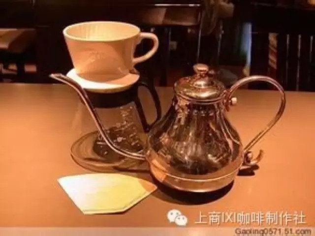 手冲、法压、虹吸、摩卡壶怎么选？常见咖啡冲煮器具分类与优缺点对比