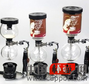 虹吸壶咖啡怎么搅拌才不苦？下压法、转圈法和十字法哪个更好用？