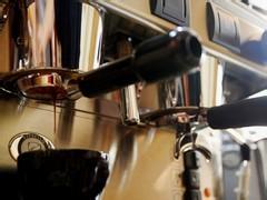 意式浓缩油脂怎么看？流速与颜色判断 Espresso 萃取好坏