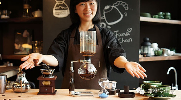 虹吸壶咖啡怎么做才好喝？水温、粉水比与搅拌时间完整图解教程