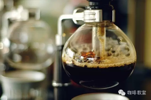 虹吸壶怎么用？塞风壶冲煮步骤、搅拌手法与苦味控制全解析