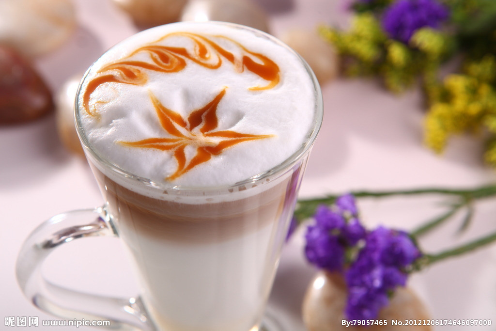 一杯Costa大杯太妃拿铁含多少糖？73.3克相当于18茶匙的真相