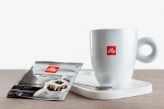illy 意利推出即冲即享型滤挂咖啡
