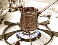 蒸煮、滴漏、虹吸还是蒸汽？常见咖啡壶四大类型怎么选