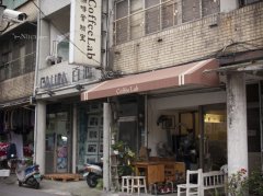 猫咖探店｜猫星人咖啡馆：两只店猫阿万和大宝如何撑起一家自家烘焙小店？