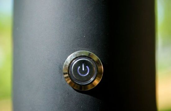 One push will see coffee brewed at 140 F (60 C), two pushes heats things up to 155 F (6...