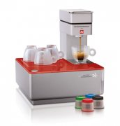 红点设计大奖的Illy Y1胶囊咖啡机，到底值不值得入手？