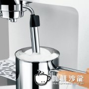 意式咖啡机怎么打出绵密奶泡？蒸汽管角度与温度控制全解析