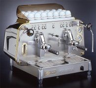 半自动咖啡机和全自动咖啡机有什么区别？Espresso咖啡之魂的关键在哪
