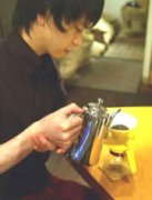 圆锥滤纸滴漏怎么冲？河野式手冲咖啡步骤与注水技巧全解析