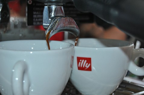 Art Caffe Latte 图解叶型咖啡拉花做法