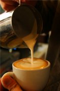 拉花基础练习只练圆，为什么圆是奶泡与espresso融合的关键？