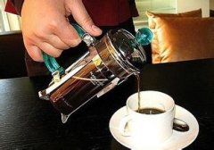 法压壶煮咖啡真的最好喝吗？星巴克CEO舒尔茨为什么推荐它