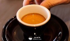 意式浓缩咖啡为什么要用厚壁小瓷杯？Espresso 咖啡杯挑选指南