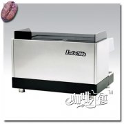 LaDeTiNa 三头半自动咖啡机能家用吗？DZ-3 参数与出杯能力解析