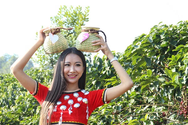 第四届中国芒市(国际)咖啡文化节隆重举办