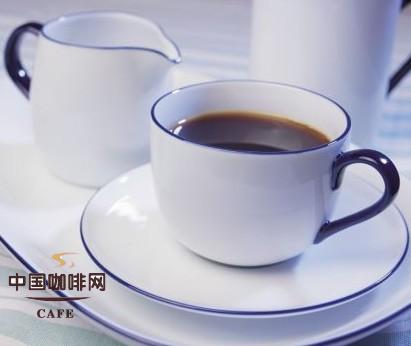 美女饮用咖啡讲究时间 以免对身体造成伤害。