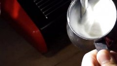 全自动咖啡机和半自动咖啡机哪个萃取更好？家用选购怎么选
