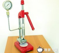 榨汁机改填压器:Hydraulic Espresso Tamper