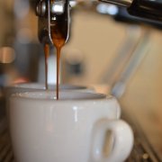 如何制作标准的Espresso？意式浓缩咖啡的三层含义与正确喝法