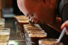 咖啡怎么品才不浪费好豆子？三分钟学会黑咖啡品鉴与巧克力搭配技巧