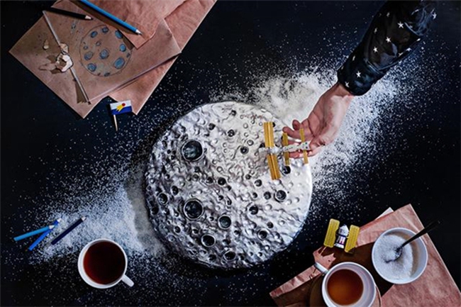 没有五维空间也能星际穿越!咖啡搭建迷幻宇宙世界