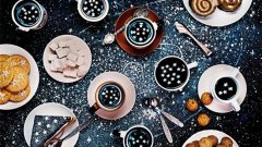 咖啡豆和饼干怎么拍出宇宙？摄影师Dina Belenko的美食太空系列