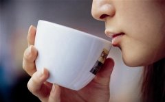 咖啡怎么喝才专业？闻香观色品尝三步与85-88℃最佳温度