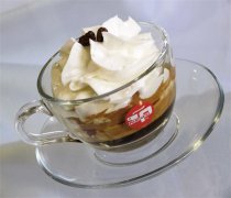 咖啡加什么奶最好喝？牛奶、羊奶、水牛奶与全脂低脂脱脂奶油全对比