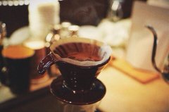 咖啡豆磨多细才不苦？研磨粗细、冲煮器具与保鲜时间全说清