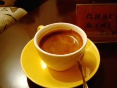 怎样才算一杯完美的意式浓缩？9Bar压力25秒萃取的黄金标准