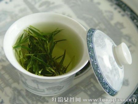日常养生早上喝茶和咖啡哪种更有利于健康?