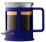 咖啡机和法压壶有什么区别？口感、操作难度与适合人群对比