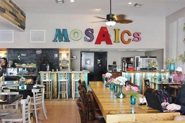 位在佛罗里达的马赛克社区咖啡馆(Mosaics Community Cafe),店内的餐点没有价钱,客人可以自己选择想付多少费用。(取自赫芬顿邮报)
