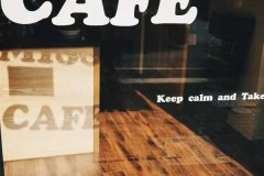 杭州三里亭猫小姐咖啡馆：能撸猫能看书的手冲咖啡店值得去吗？