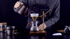 手冲、虹吸、法压、美式滴滤怎么选？单品咖啡冲煮器具分类对比