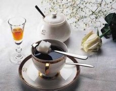 抢银幕生意水吧咖啡厅家具行开私人影院