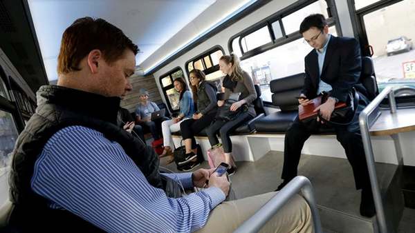 Leap Transit:要把公交车打造成咖啡馆、工作室和卧室的结合体