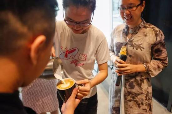 以咖啡的名义,对妈妈说“我爱你”