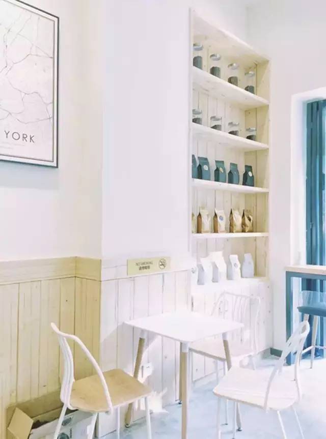CAFFE GIORNO咖啡96,极简的一家咖啡店