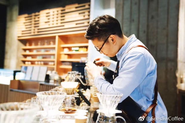 比星巴克还贵,单店日走量数百杯,Seesaw咖啡获弘毅4500万元A轮融资