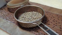 手网烘焙咖啡豆怎么烘？家用瓦斯炉距离、火力与甩豆手法实战心得