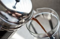 你试过了没有?用法压滤泡壶制作冷咖啡