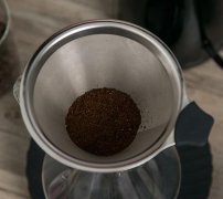 金属滤网和滤纸哪个好？手冲咖啡金属滤网特点与使用教程