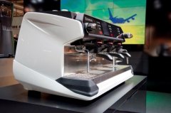 半自动意式咖啡机怎么选？Rancilio 新款与经典机型一次看懂
