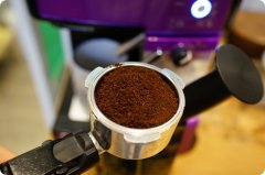 家用意式咖啡机怎么用？新手入门操作步骤与奶泡、浓缩心得分享