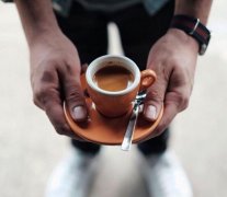 意式浓缩Espresso怎么喝才不劝退？先搞懂它浓稠、味重、易心悸的三大特质