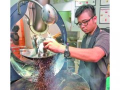 赖昱权凭什么夺得世界烘豆冠军？从吧台打工到WCE冠军的烘豆哲学